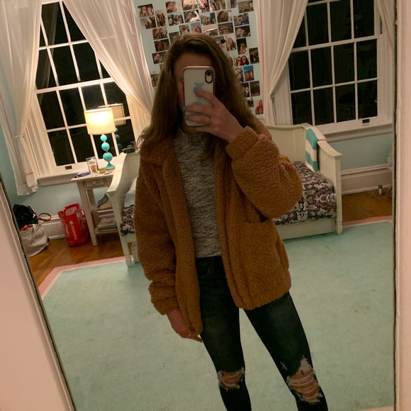emma chamberlain bear jacket